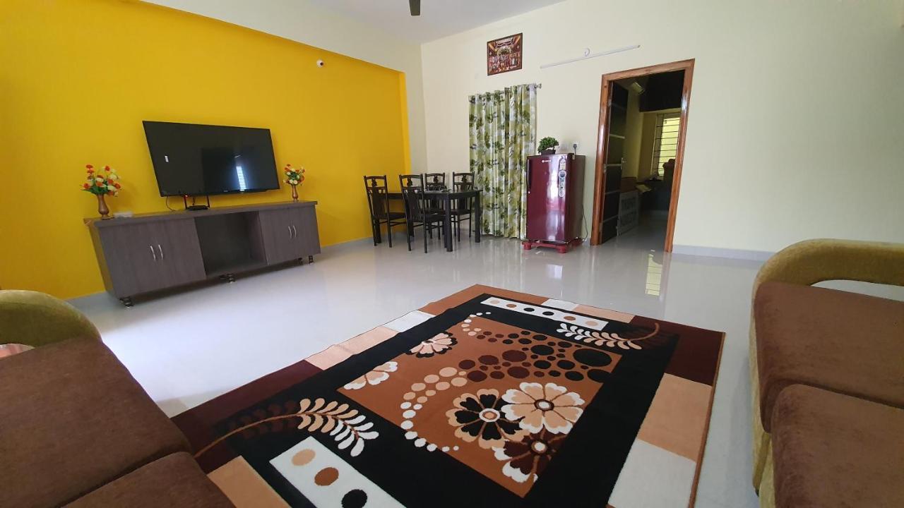 Tirupati Homestay - 2Bhk Ac Family Apartments Near Alipiri And Kapilatheertham - Walk To A2B Veg Restaurant - Wifi - Android Tv - Easy Access To Tirumala Exterior foto