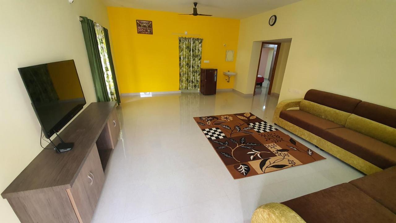 Tirupati Homestay - 2Bhk Ac Family Apartments Near Alipiri And Kapilatheertham - Walk To A2B Veg Restaurant - Wifi - Android Tv - Easy Access To Tirumala Exterior foto