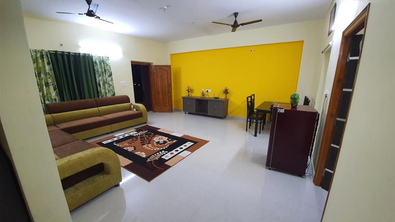 Tirupati Homestay - 2Bhk Ac Family Apartments Near Alipiri And Kapilatheertham - Walk To A2B Veg Restaurant - Wifi - Android Tv - Easy Access To Tirumala Exterior foto